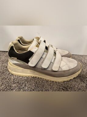 North Star Men’s Strap Athletic Shoes size 11